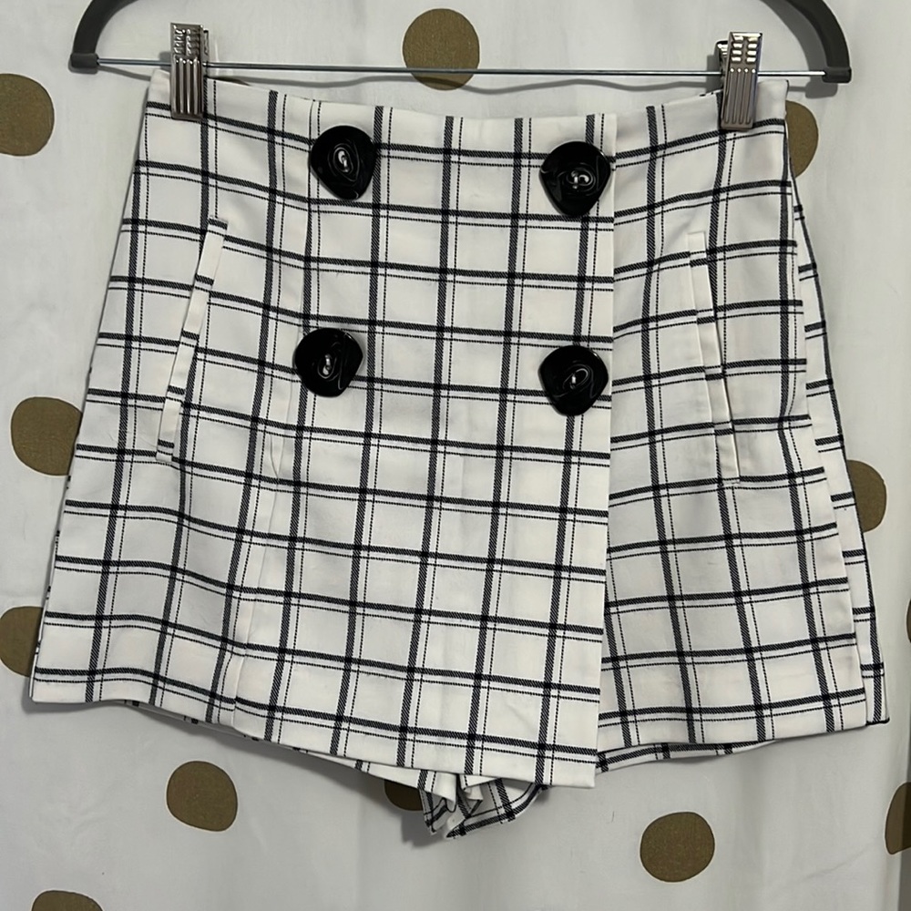 White squared skort